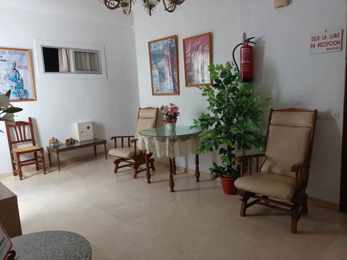 Pension Larra Mairena De Alcor Ngoại thất bức ảnh