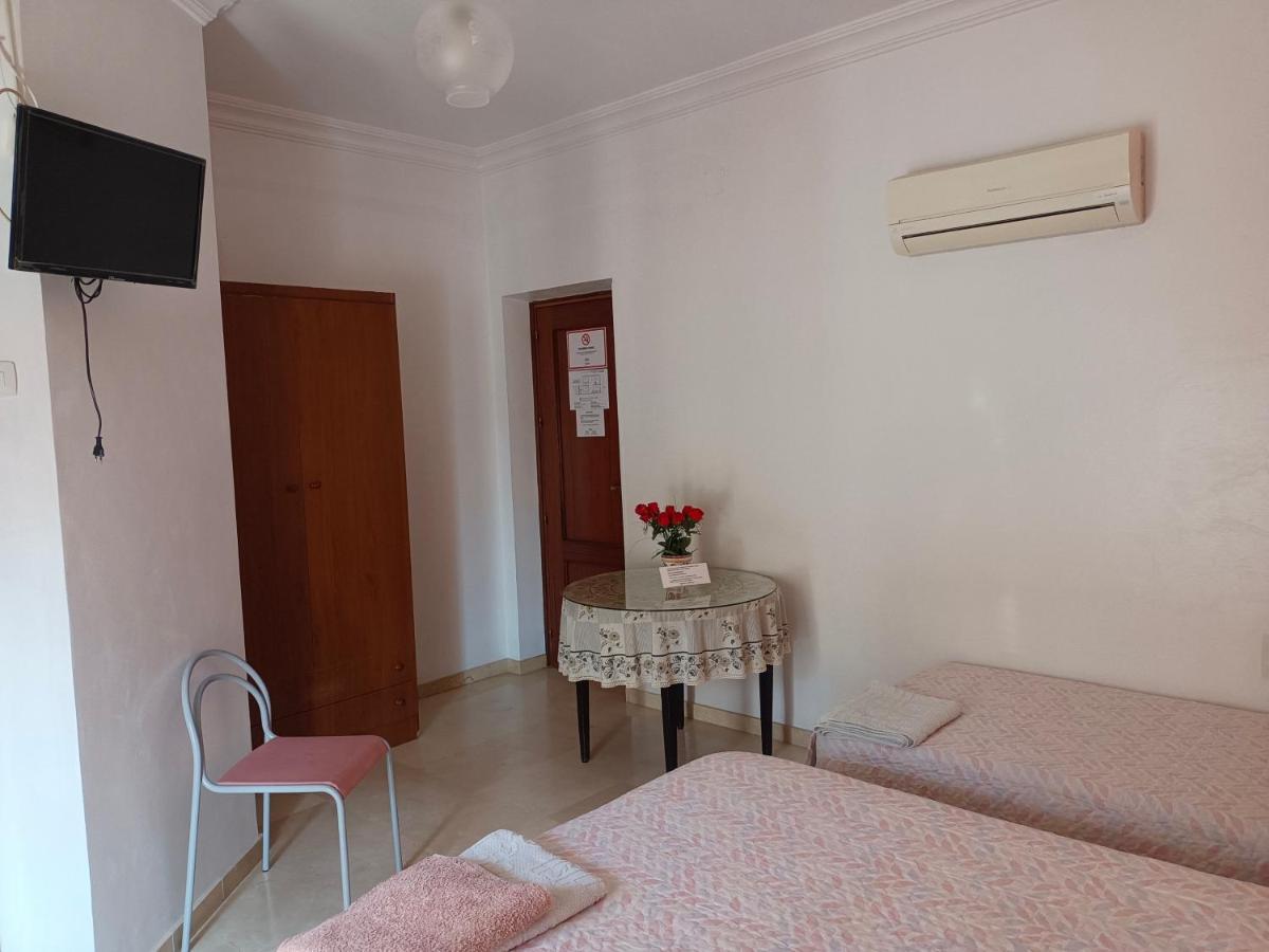 Pension Larra Mairena De Alcor Ngoại thất bức ảnh